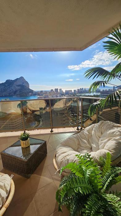 Esmeralda Suites Sunrise Con Piscina 칼페 외부 사진
